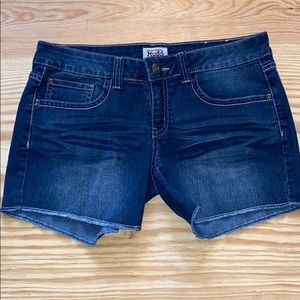 EUC MUDD shorts size 9 ✨🌟💫